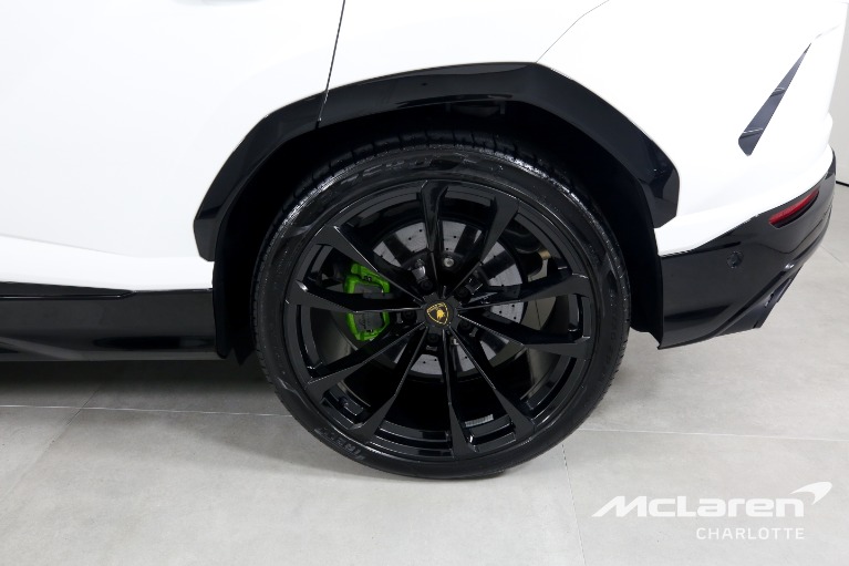 Used-2022-LAMBORGHINI-URUS
