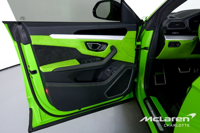 Used-2022-Lamborghini-Urus