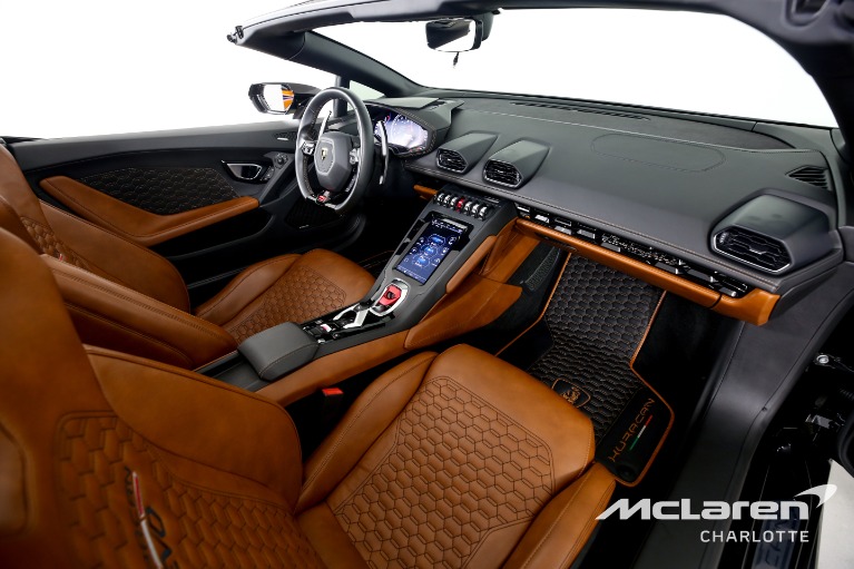 Used-2020-Lamborghini-Huracan-LP-640-4-EVO-Spyder