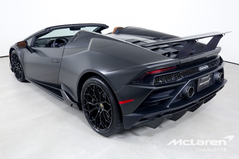 Used-2020-Lamborghini-Huracan-LP-640-4-EVO-Spyder