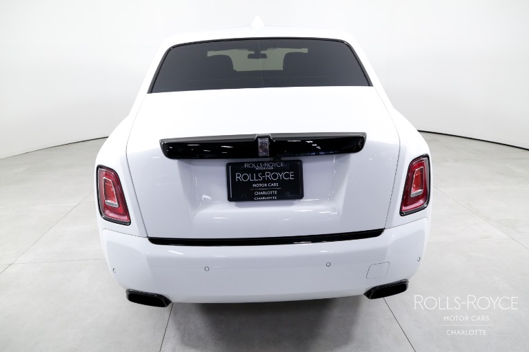 Used-2022-Rolls-Royce-Phantom-EWB