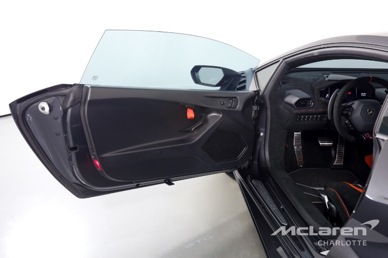Used-2022-Lamborghini-Huracan-LP-640-4-STO
