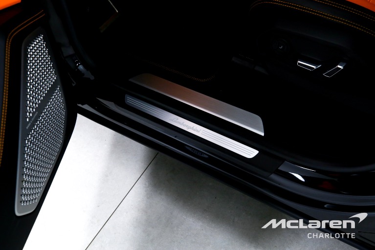 Used-2021-Lamborghini-Urus