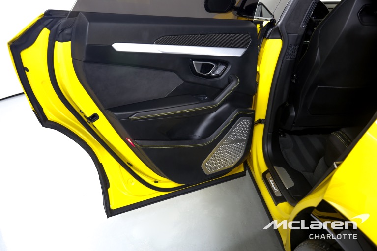 Used-2021-Lamborghini-Urus