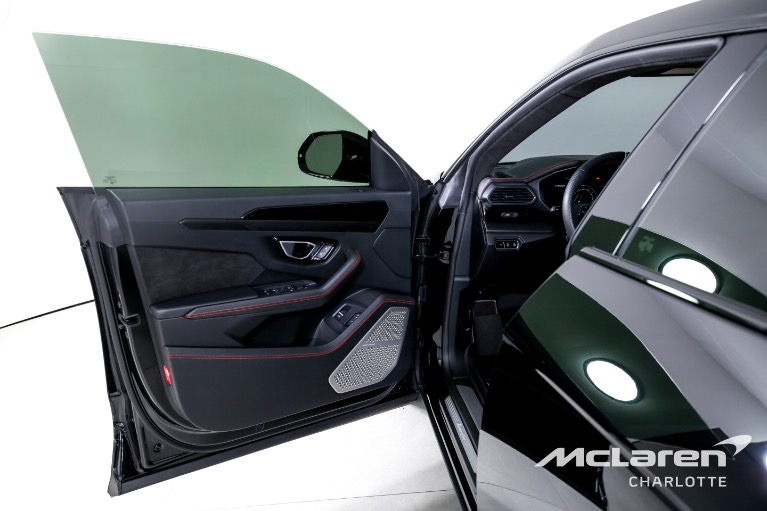 Used-2022-Lamborghini-Urus