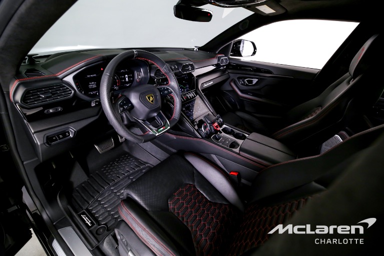 Used-2022-Lamborghini-Urus