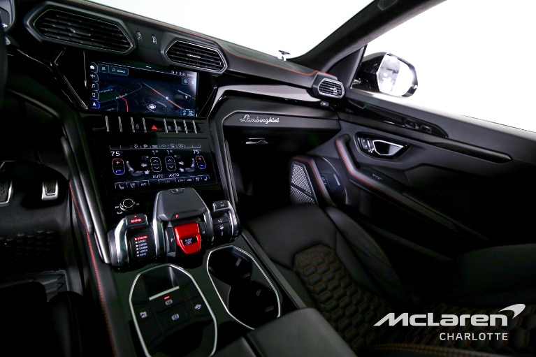 Used-2022-Lamborghini-Urus