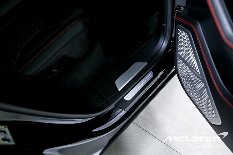 Used-2022-Lamborghini-Urus