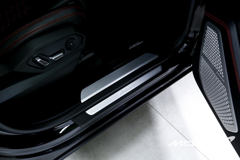 Used-2022-Lamborghini-Urus