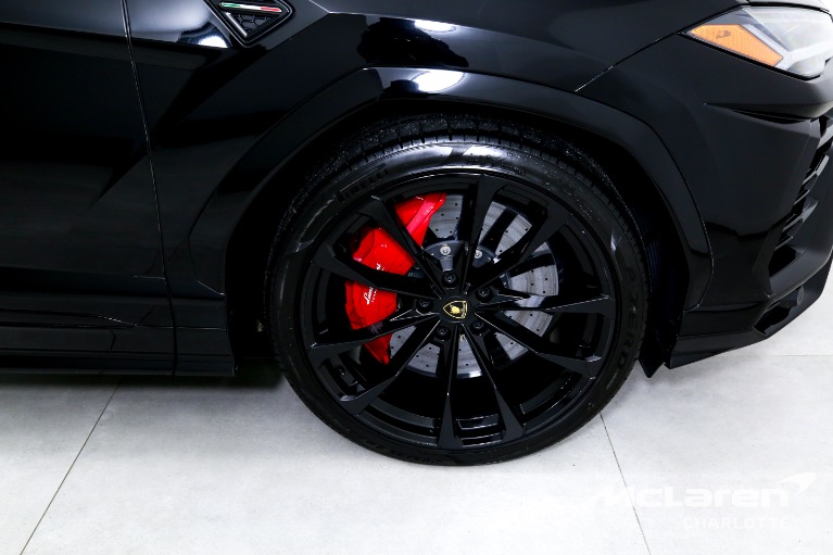 Used-2022-Lamborghini-Urus