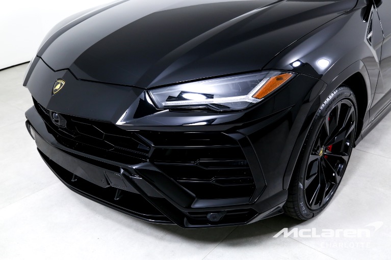 Used-2022-Lamborghini-Urus