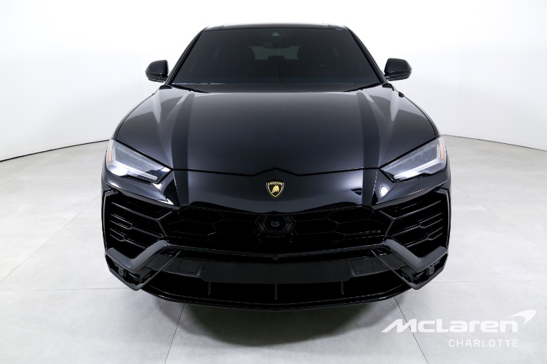 Used-2022-Lamborghini-Urus