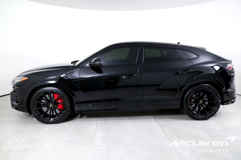 Used-2022-Lamborghini-Urus