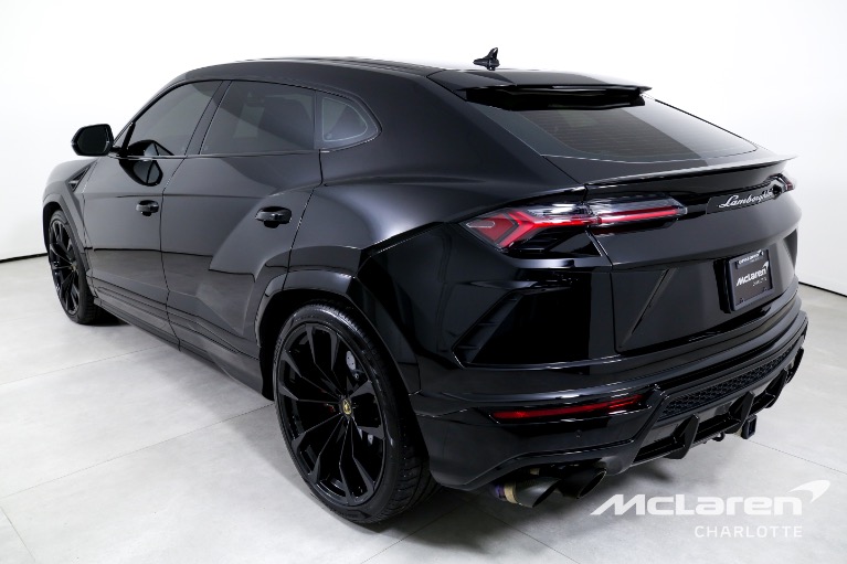 Used-2022-Lamborghini-Urus