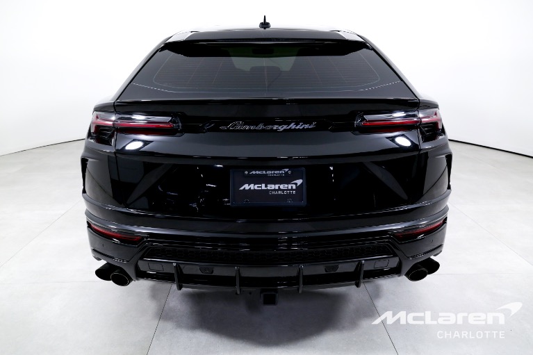 Used-2022-Lamborghini-Urus