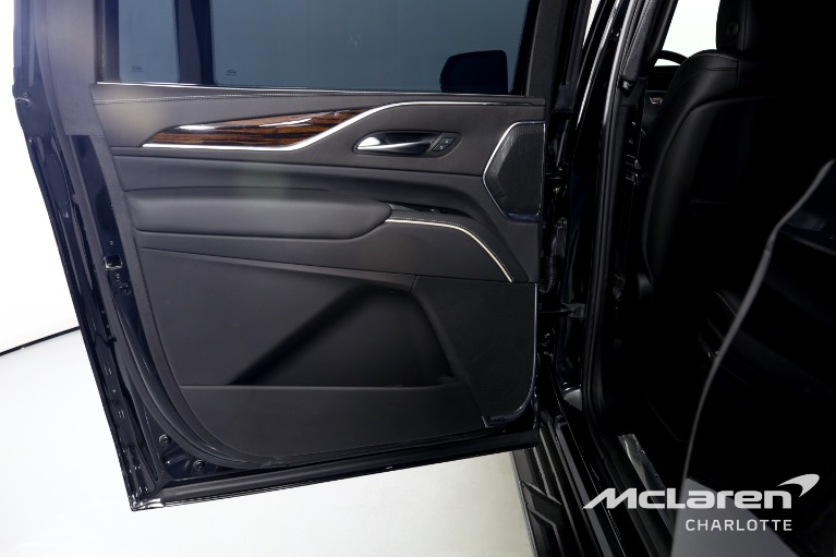 Used-2022-Cadillac-Escalade-ESV-Luxury