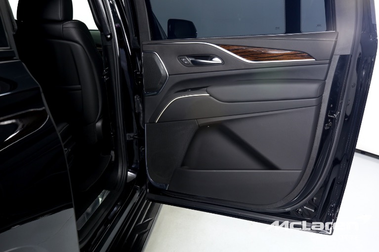 Used-2022-Cadillac-Escalade-ESV-Luxury