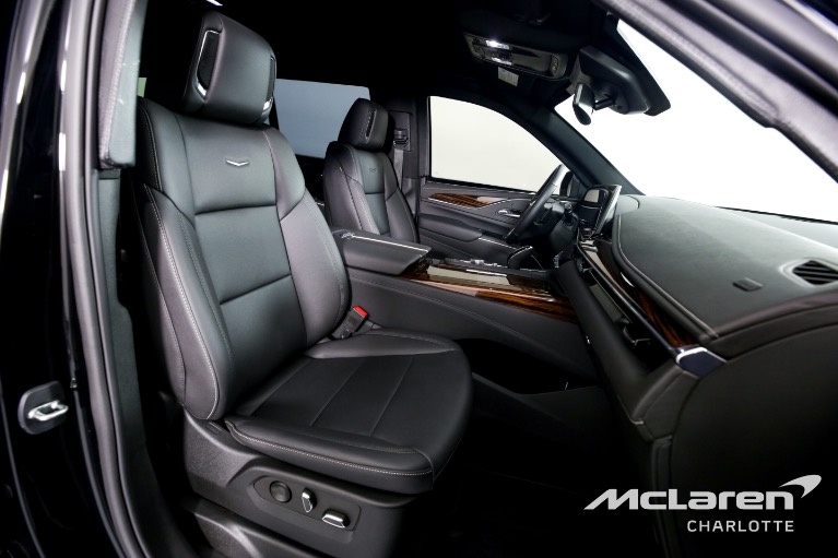 Used-2022-Cadillac-Escalade-ESV-Luxury