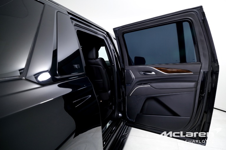 Used-2022-Cadillac-Escalade-ESV-Luxury