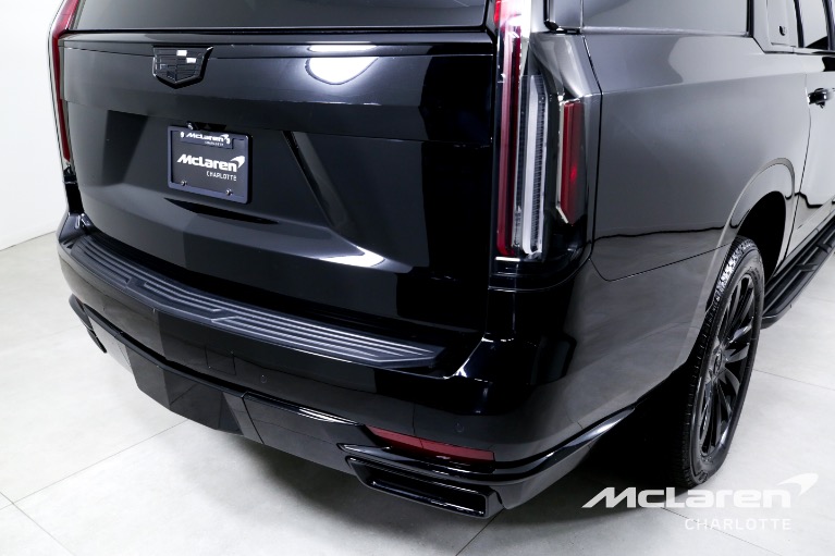 Used-2022-Cadillac-Escalade-ESV-Luxury