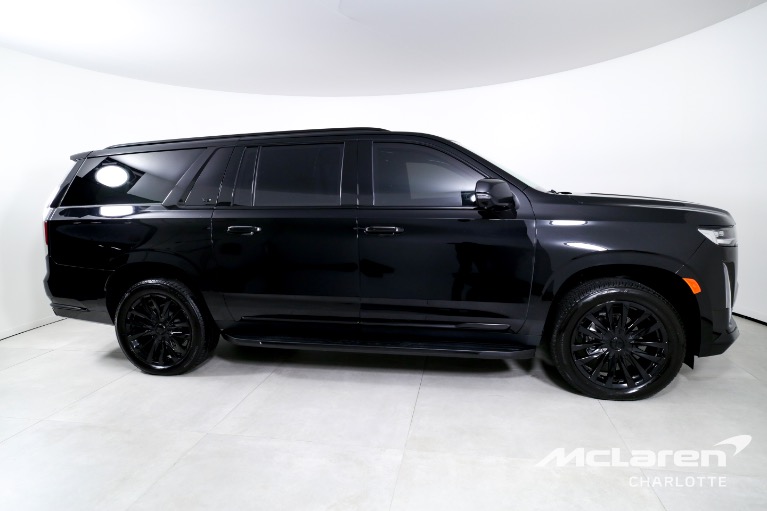 Used-2022-Cadillac-Escalade-ESV-Luxury