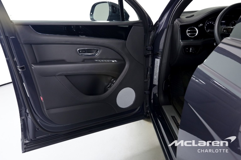Used-2021-Bentley-Bentayga-V8