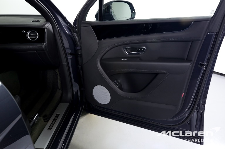 Used-2021-Bentley-Bentayga-V8