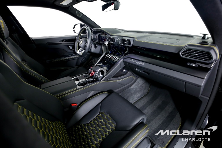 Used-2021-Lamborghini-Urus