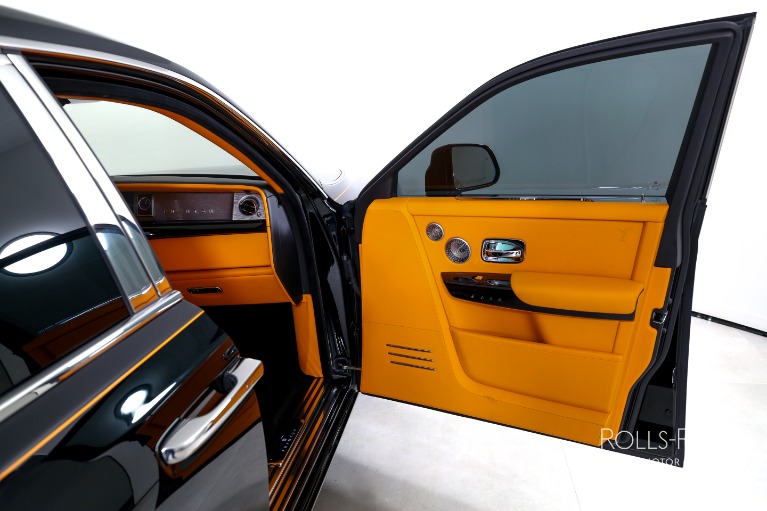 Used-2022-Rolls-Royce-Phantom-EWB