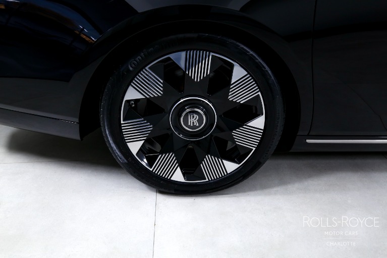 Used-2022-Rolls-Royce-Phantom-EWB
