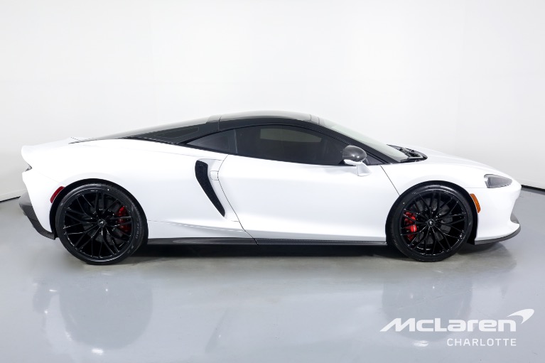 New-2023-McLaren-GT