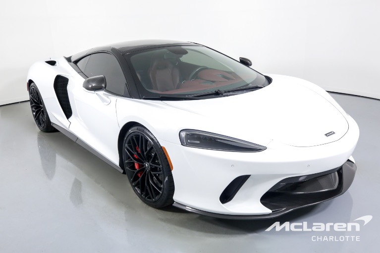 New-2023-McLaren-GT