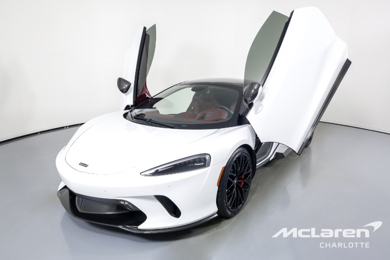 New-2023-McLaren-GT