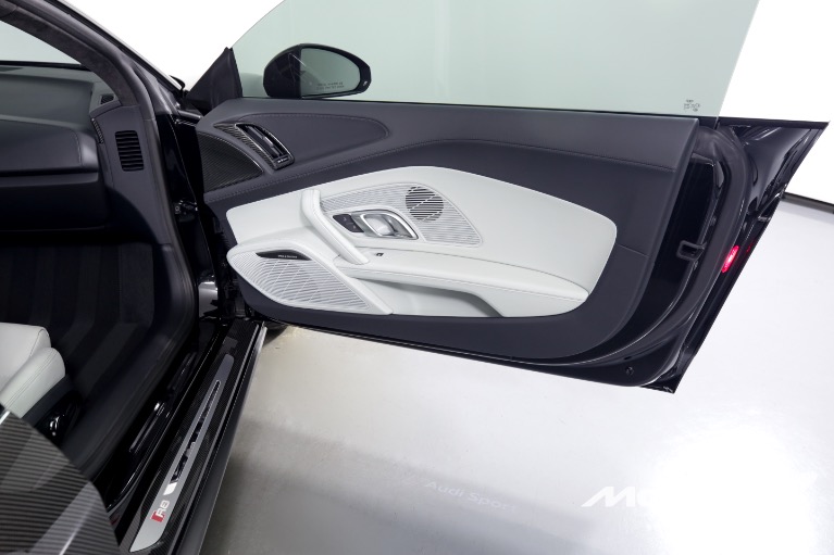 Used-2020-Audi-R8-52-quattro-V10-performance