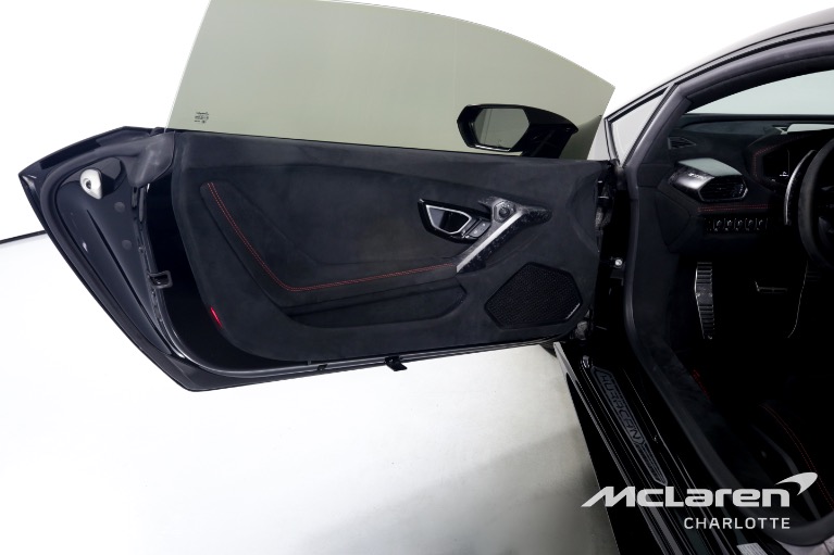 Used-2018-Lamborghini-Huracan-LP-640-4-Performante