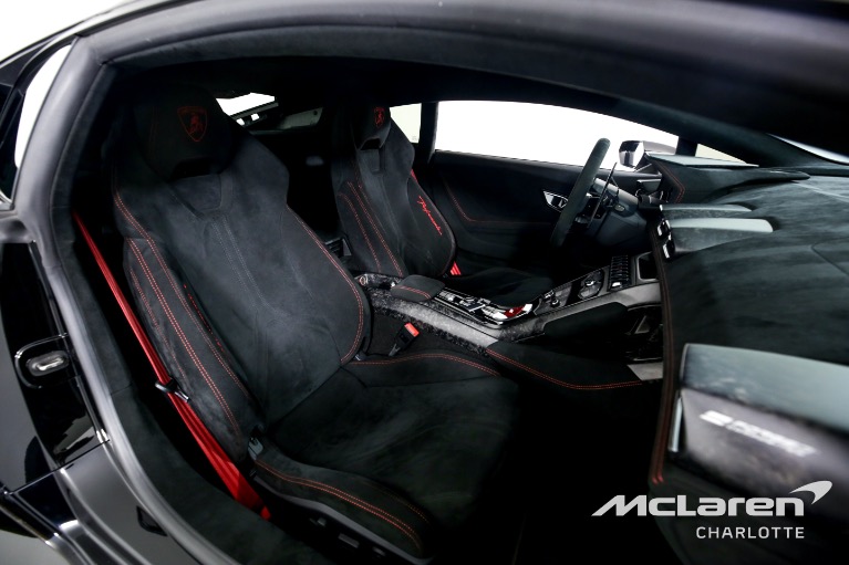Used-2018-Lamborghini-Huracan-LP-640-4-Performante