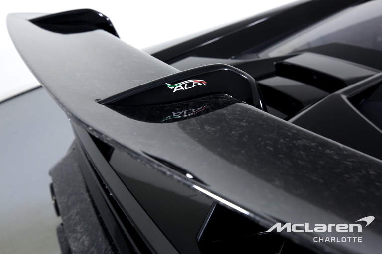 Used-2018-Lamborghini-Huracan-LP-640-4-Performante