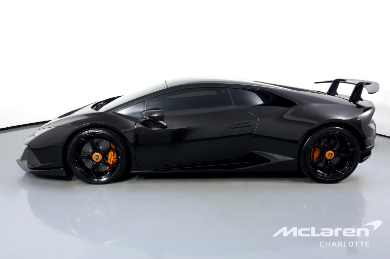 Used-2018-Lamborghini-Huracan-LP-640-4-Performante