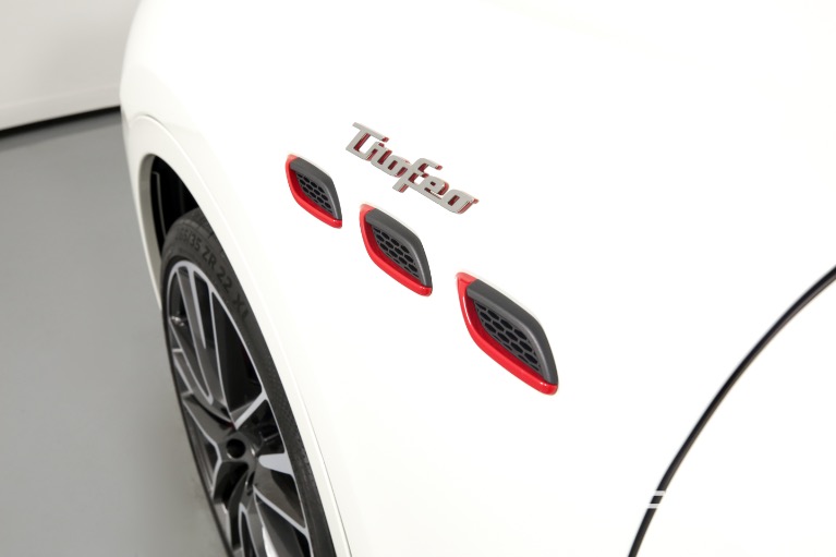 Used-2021-Maserati-Levante-Trofeo