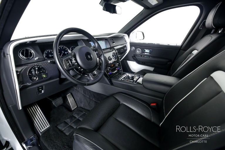 Used-2020-Rolls-Royce-Cullinan-Black-Badge