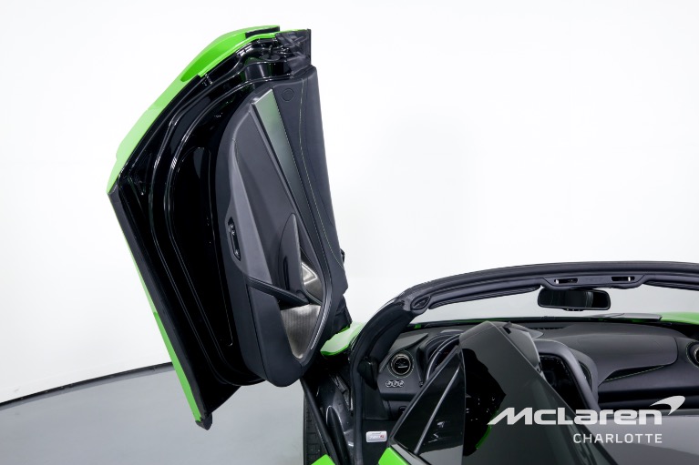 Used-2022-McLaren-720S-Spider-Luxury