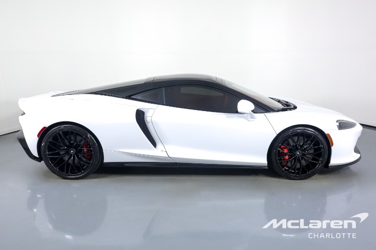 New-2023-McLaren-GT