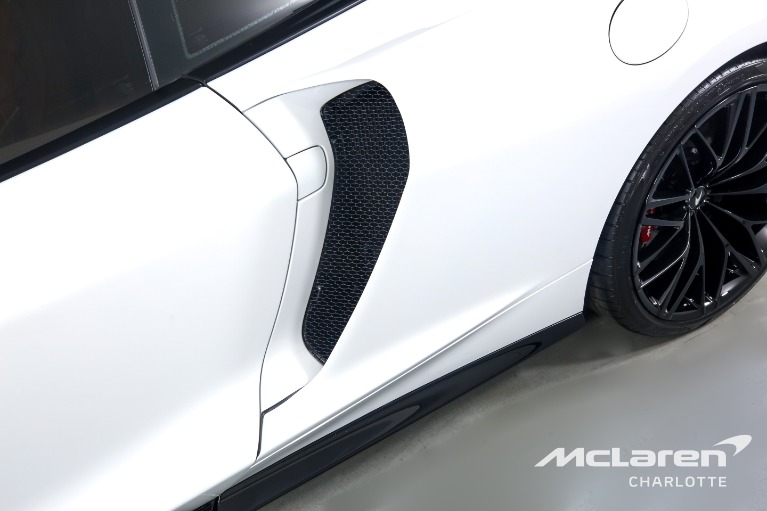 New-2023-McLaren-GT
