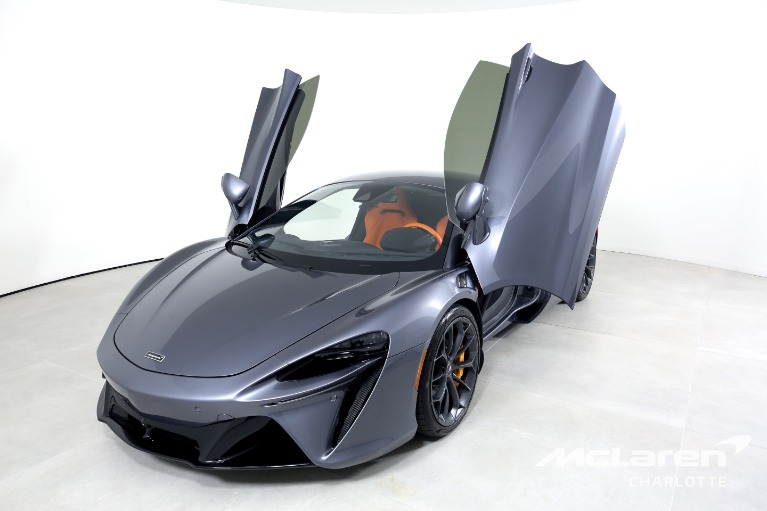 New-2023-McLaren-Artura