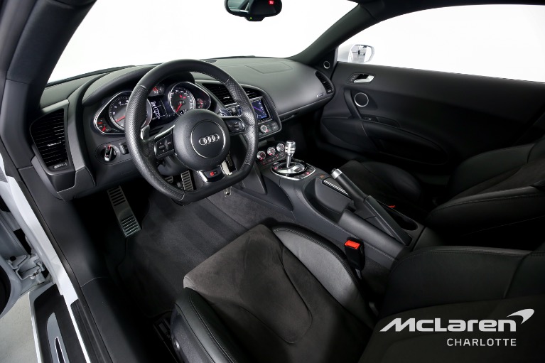 Used-2014-Audi-R8-42-quattro
