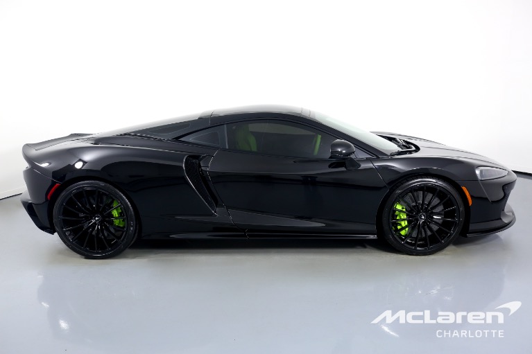 New-2023-McLaren-GT