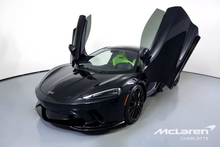 New-2023-McLaren-GT