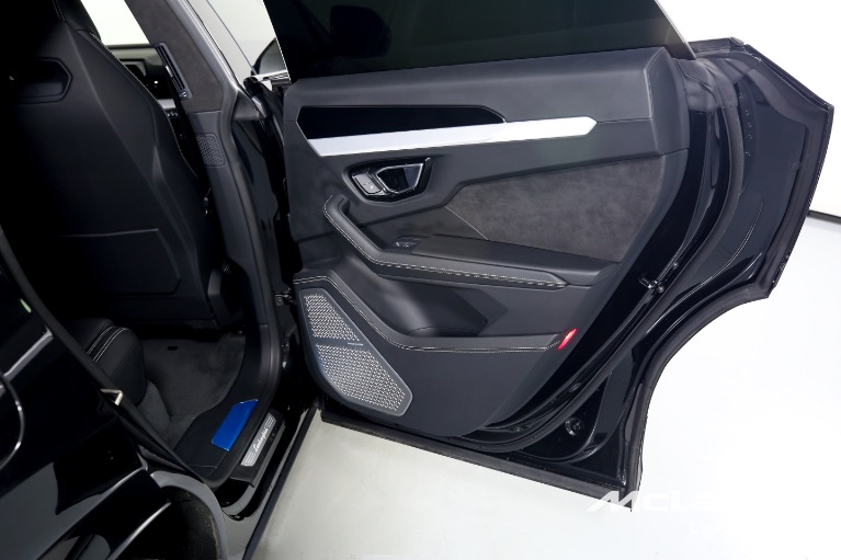 Used-2021-Lamborghini-Urus