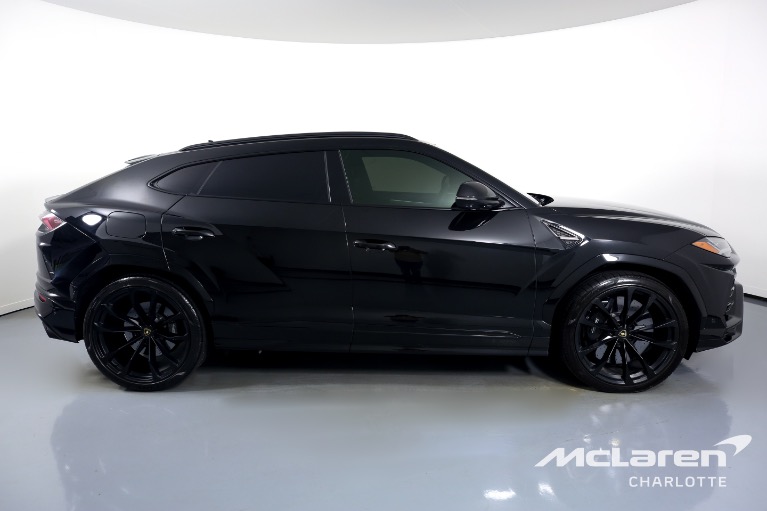 Used-2021-Lamborghini-Urus