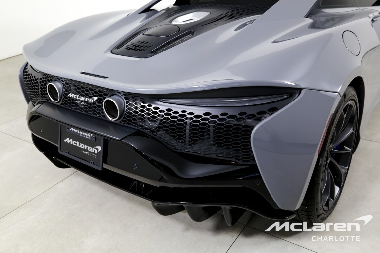 Used-2023-McLaren-Artura